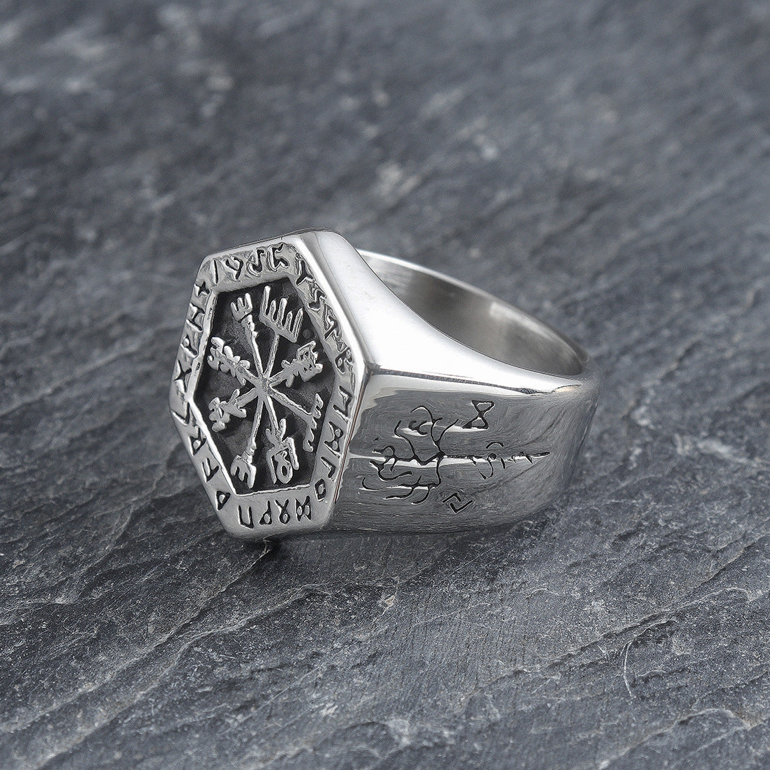Vegvisir Oath: Valknut Rune Guardian Ring